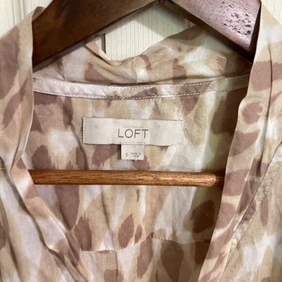 LOFT Womens Tan Button Ruffle Tie Neck Sleeveless Abstract Career Blouse Small - Picture 2 of 7